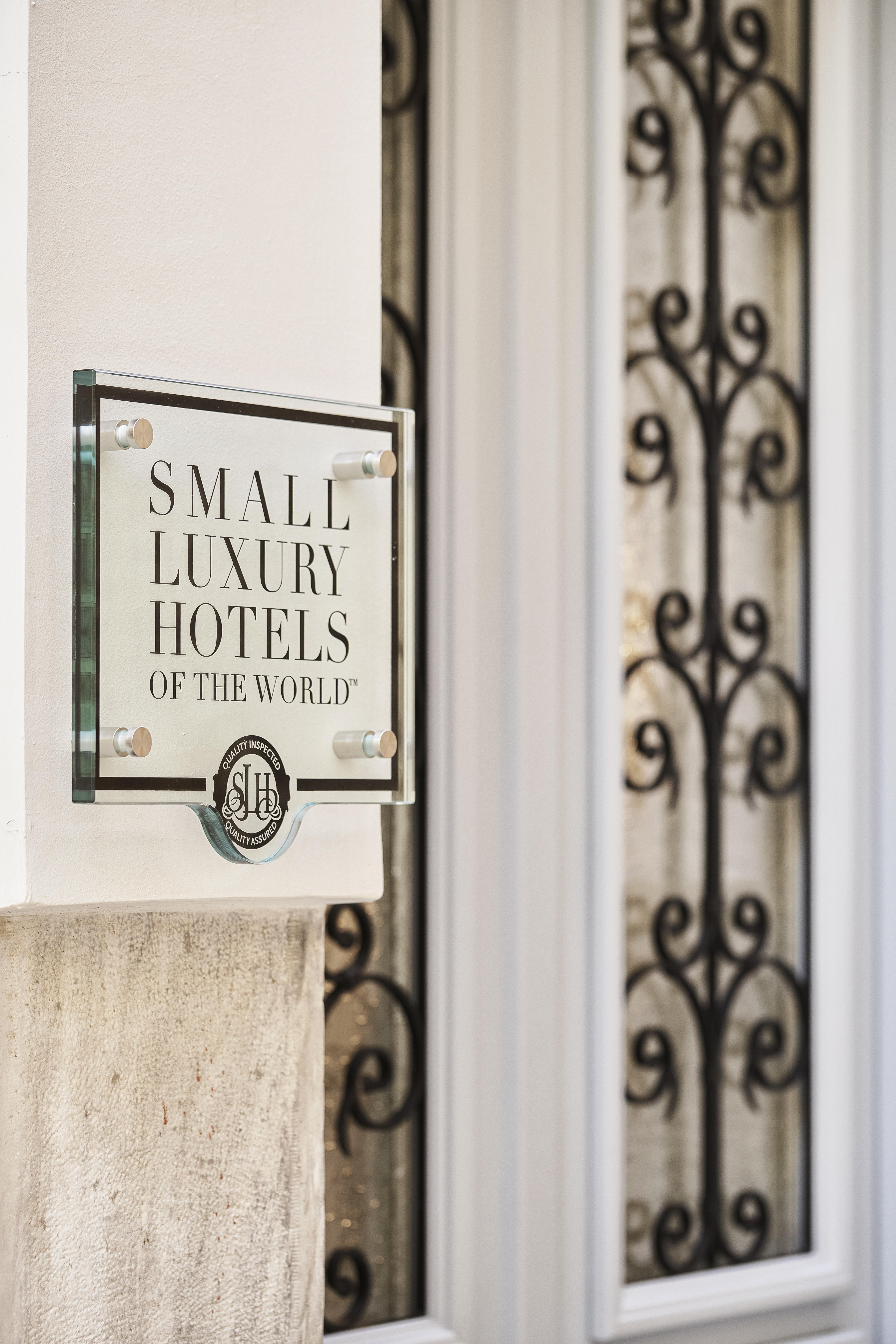 A77 Suites, Small Luxury Hotels Of The World 아테네 외부 사진